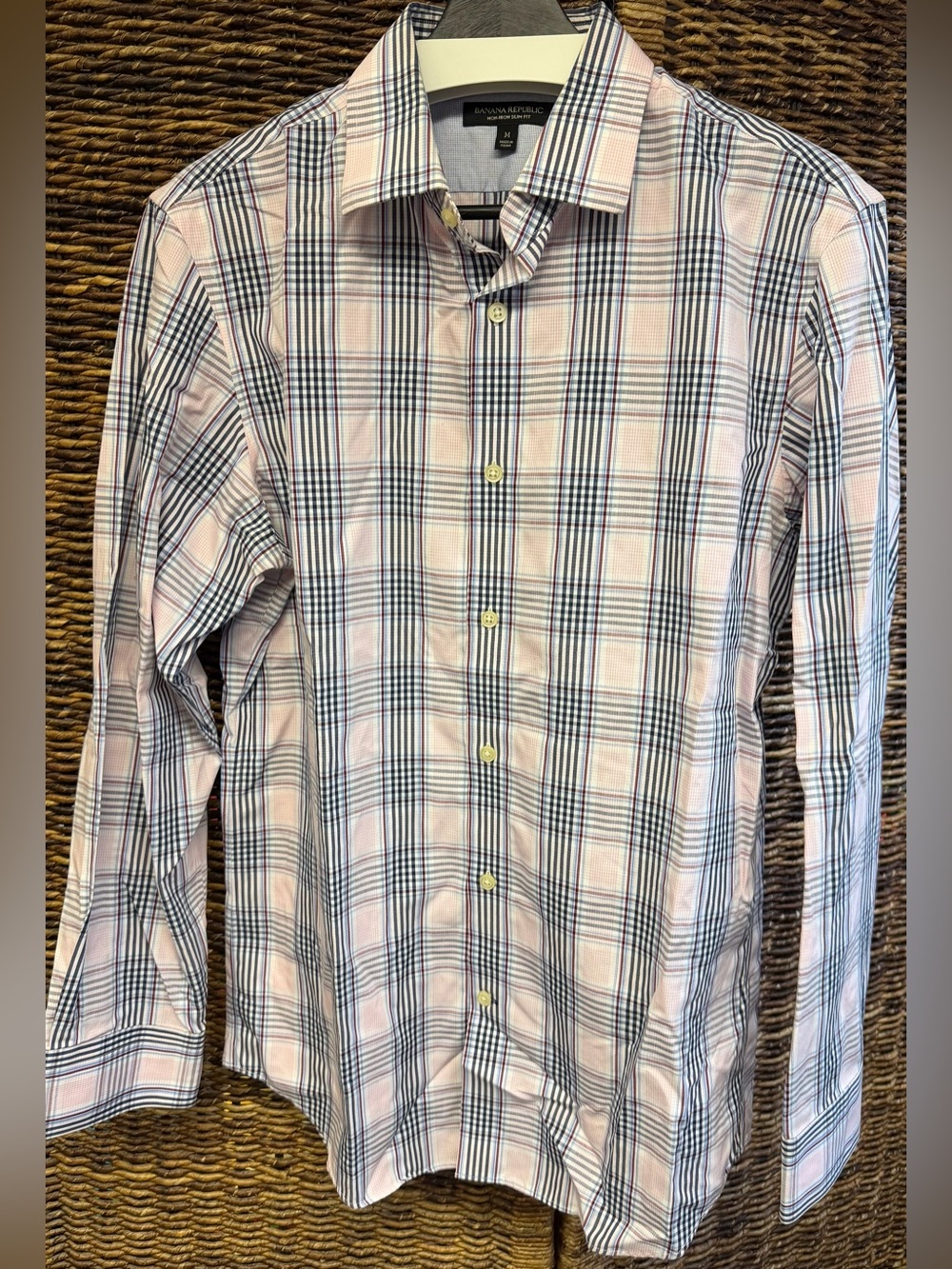 Banana Republic-Men’s Non Iron Slim Fit Button up shirt-Medium